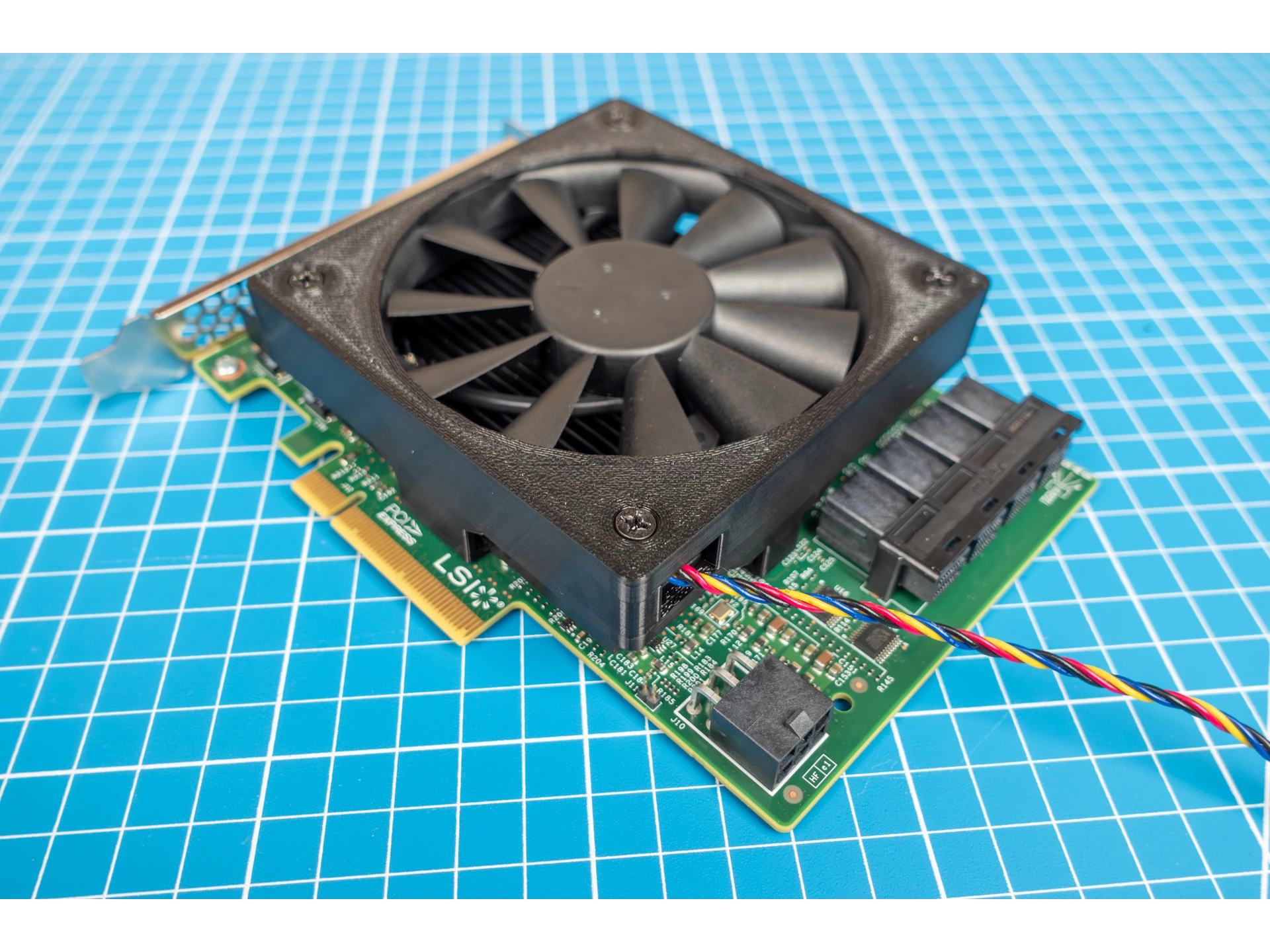 Cooling Shroud Kit for a LSI 9300-16i