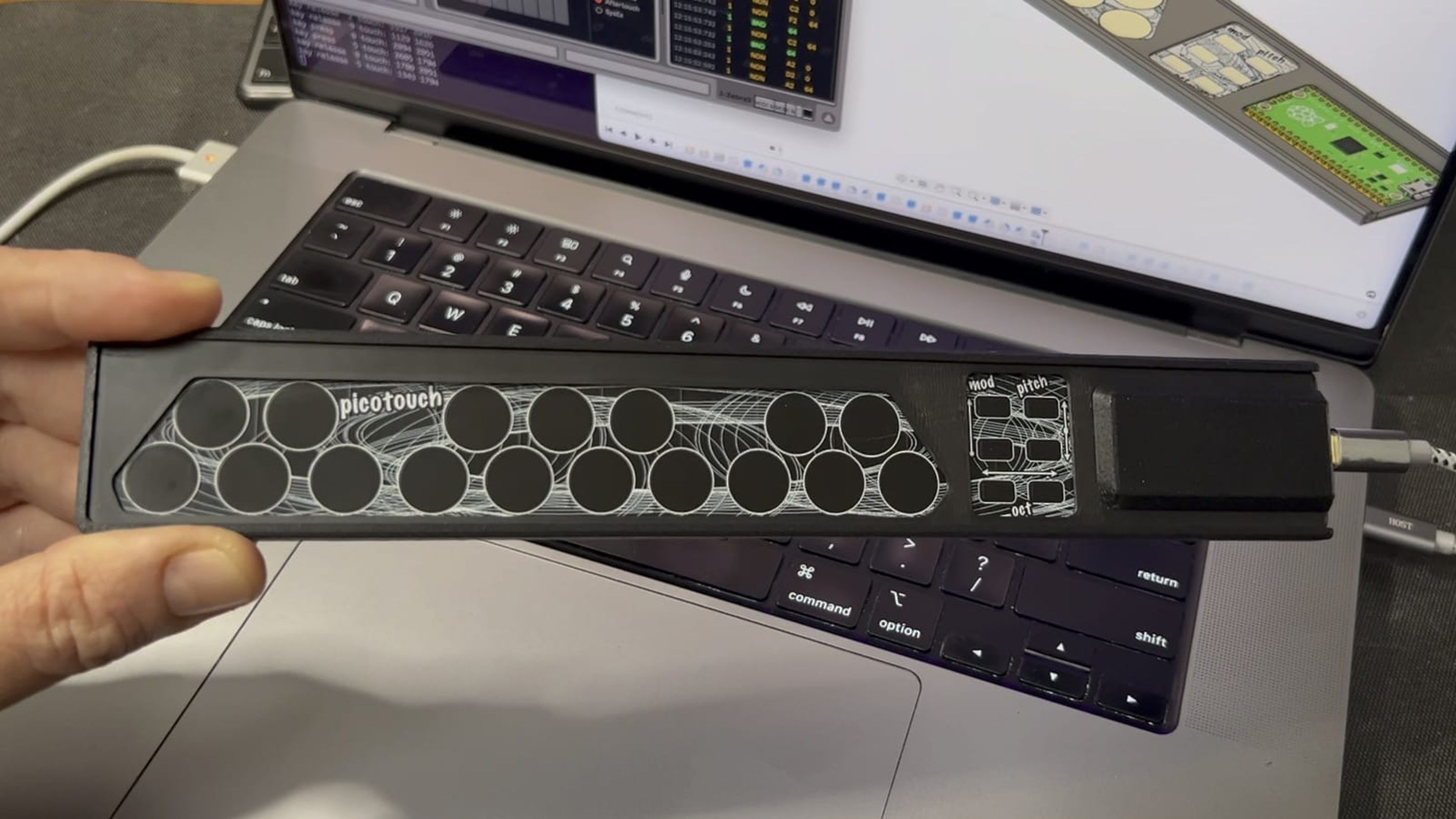 PicoTouch - Capsense MIDI keyboard for RasPi Pico