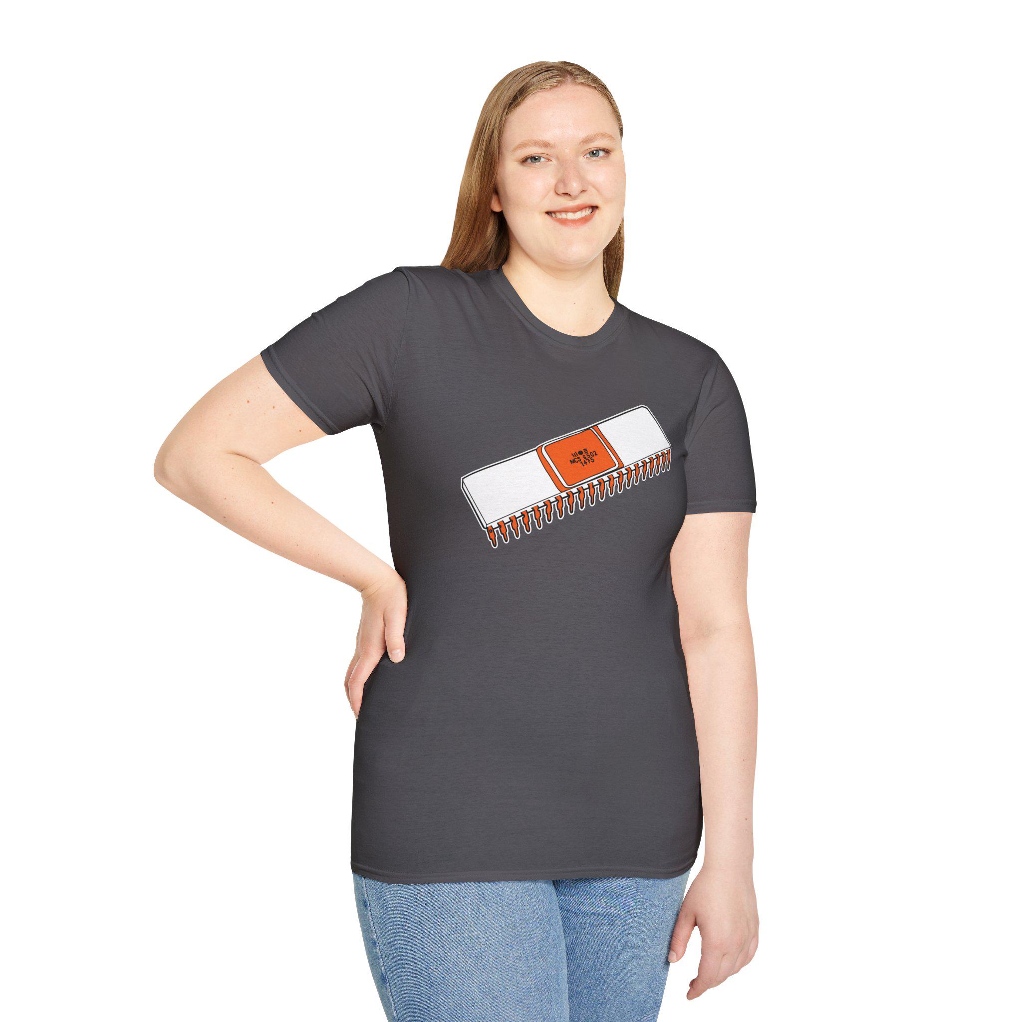 MOS 6502 CPU Microprocessor Chip T-Shirt | Retro Computing Apple I Vintage Elect
