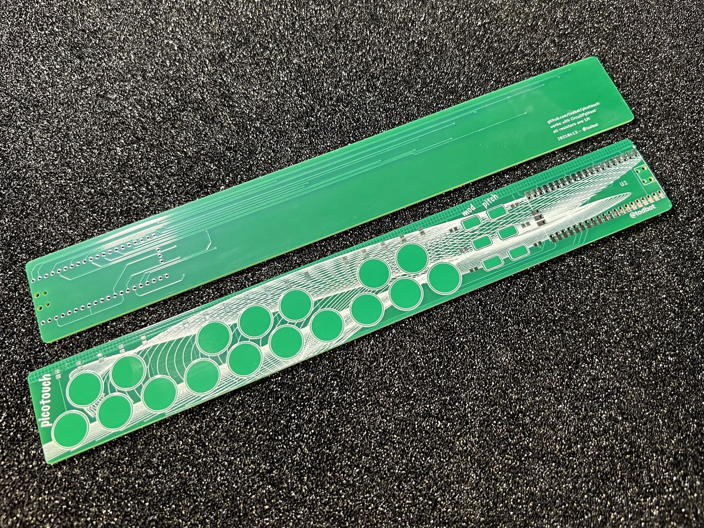 PicoTouch - Capsense MIDI keyboard for RasPi Pico
