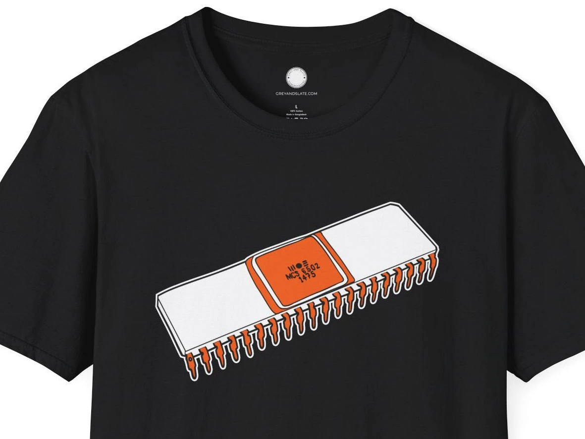 MOS 6502 CPU Microprocessor Chip T-Shirt | Retro Computing Apple I Vintage Elect